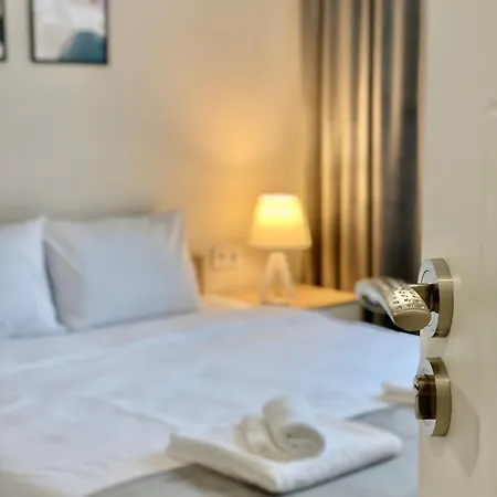 Stylish For 4 Guests סטרה זגורה