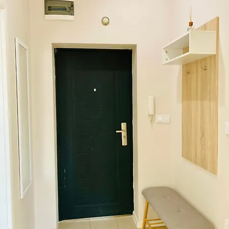 Stylish For 4 Guests * סטרה זגורה