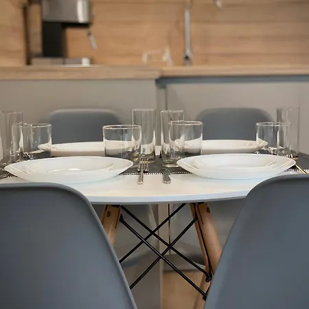 דירה Stylish For 4 Guests