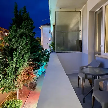 Stylish For 4 Guests アパート