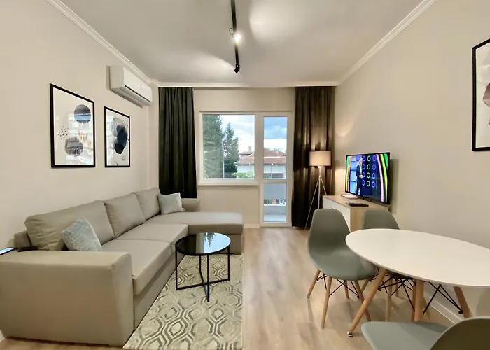 Stylish For 4 Guests *